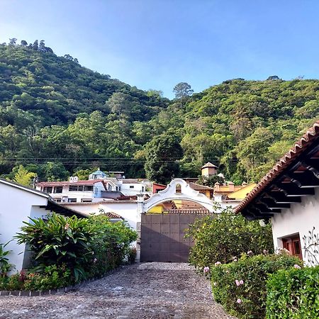Hotel Y Jardines Casa Buho Антигуа-Гватемала Экстерьер фото