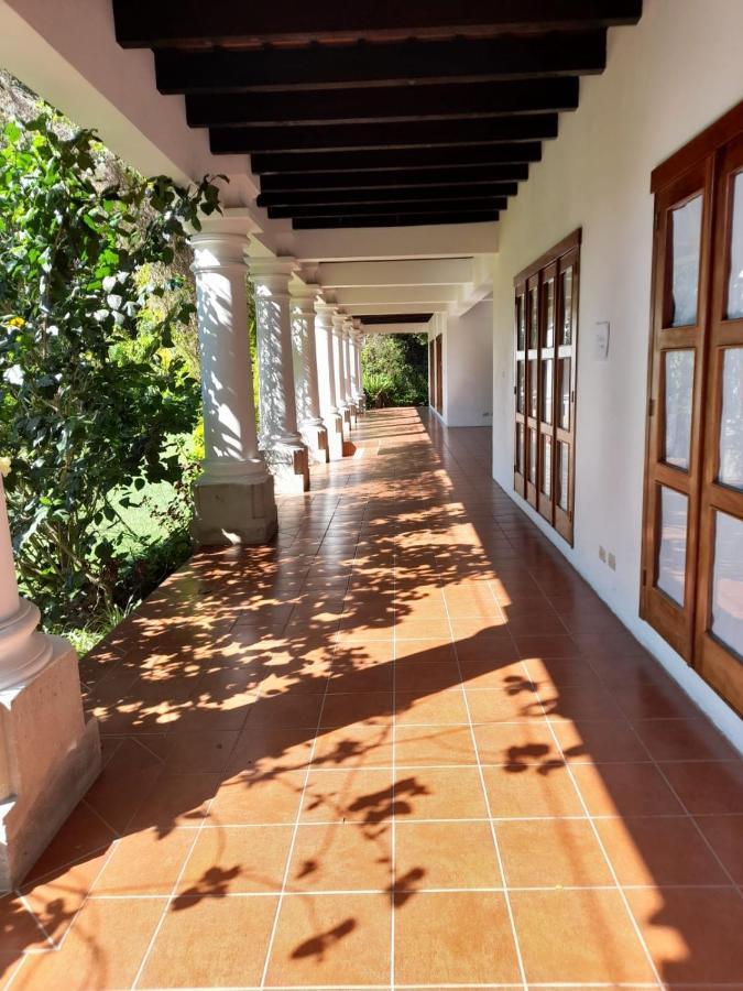 Hotel Y Jardines Casa Buho Антигуа-Гватемала Экстерьер фото