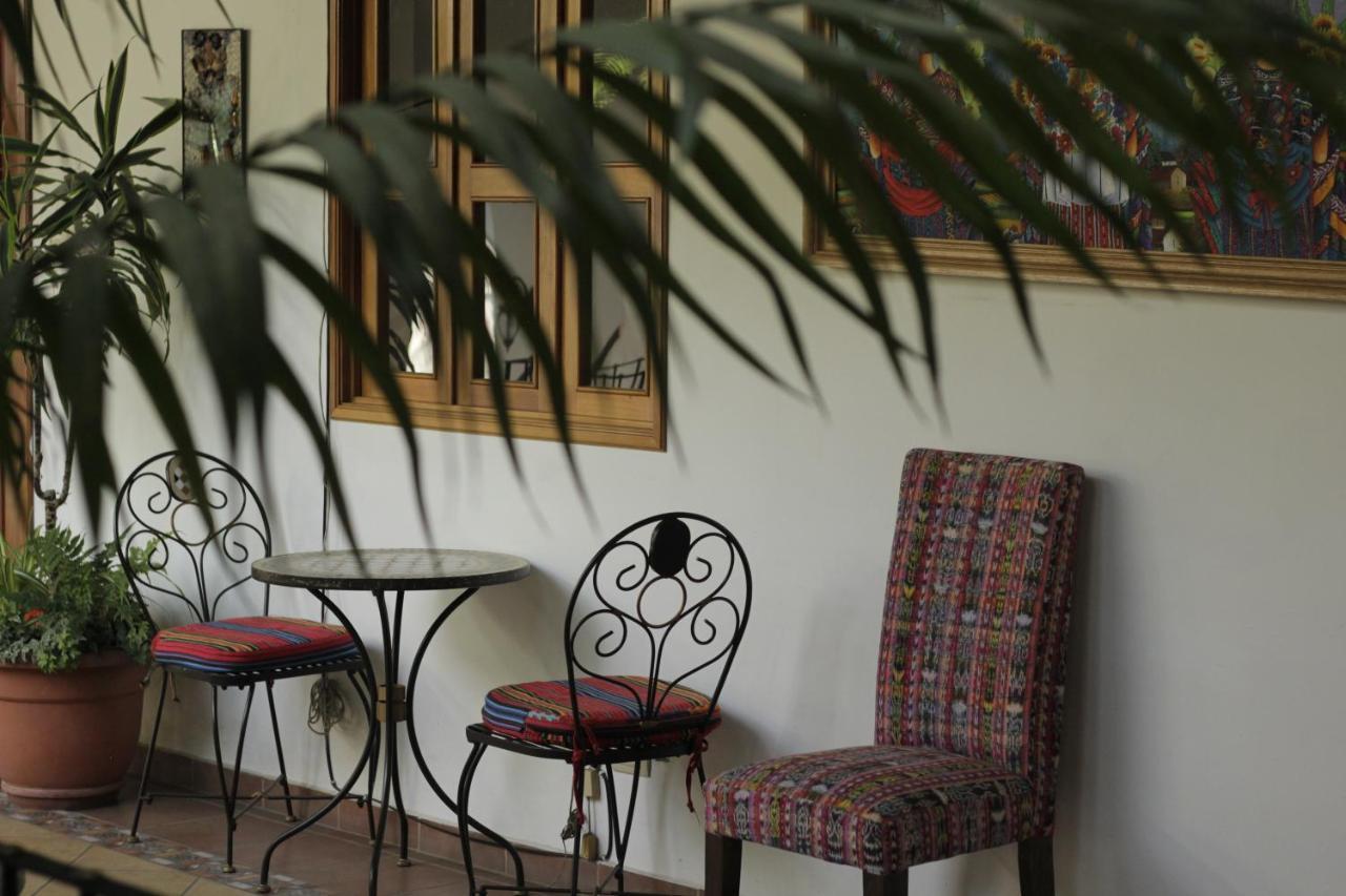 Hotel Y Jardines Casa Buho Антигуа-Гватемала Экстерьер фото