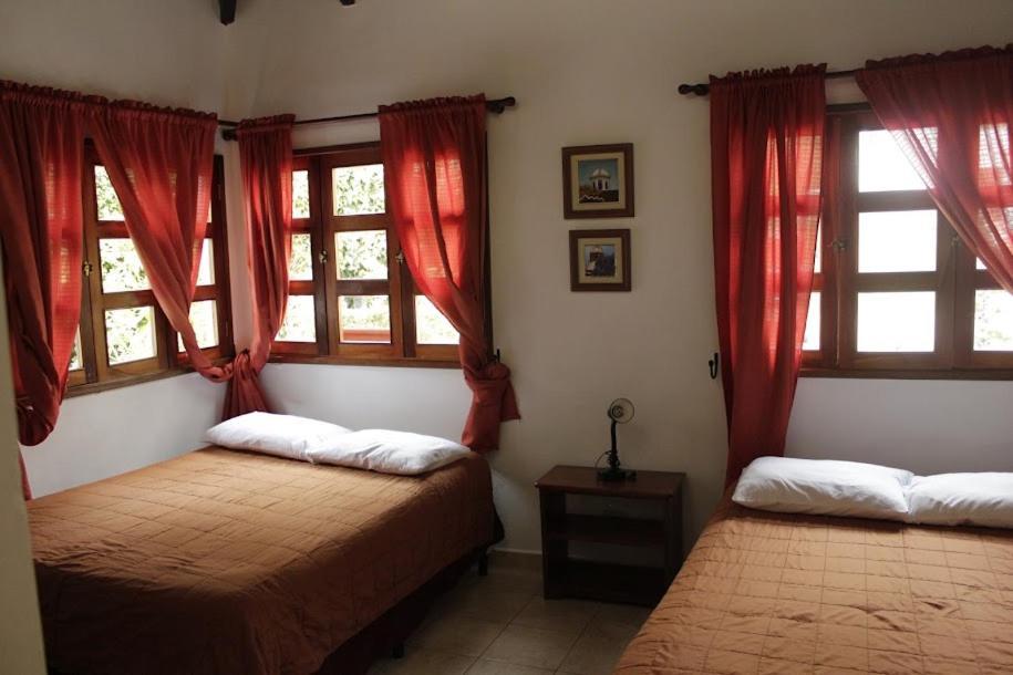 Hotel Y Jardines Casa Buho Антигуа-Гватемала Экстерьер фото