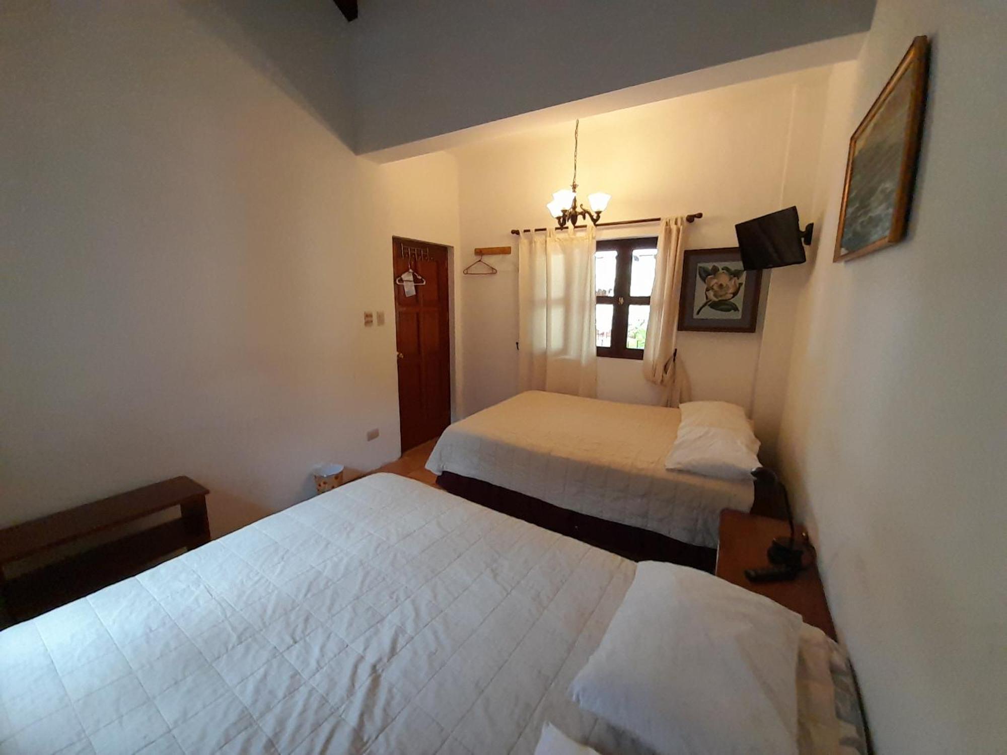 Hotel Y Jardines Casa Buho Антигуа-Гватемала Экстерьер фото