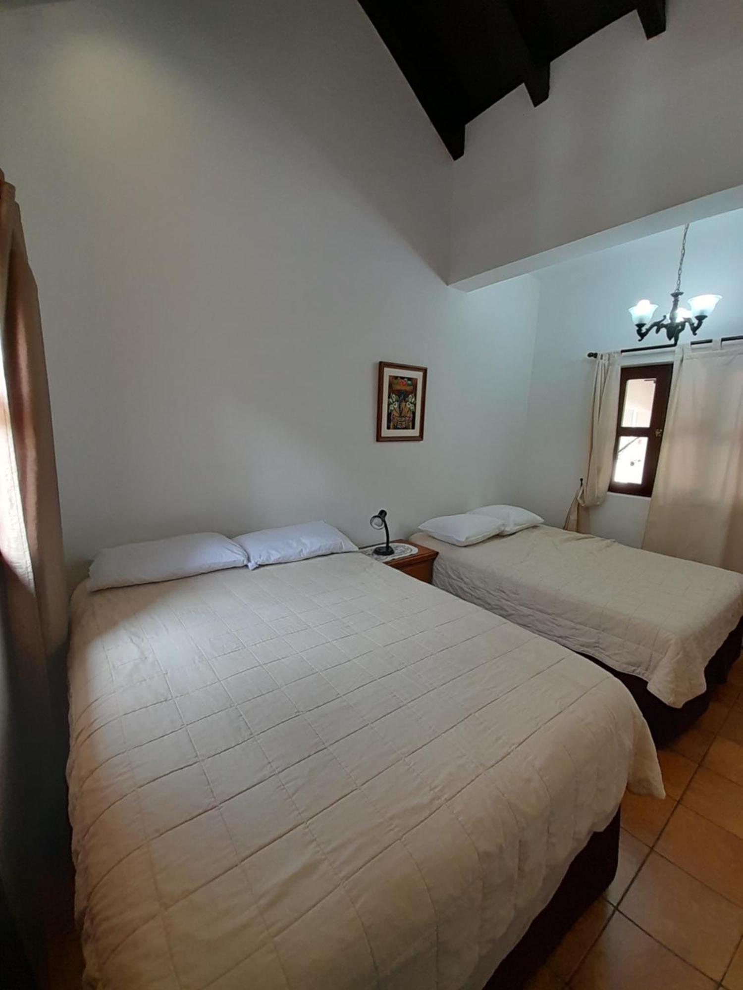 Hotel Y Jardines Casa Buho Антигуа-Гватемала Экстерьер фото
