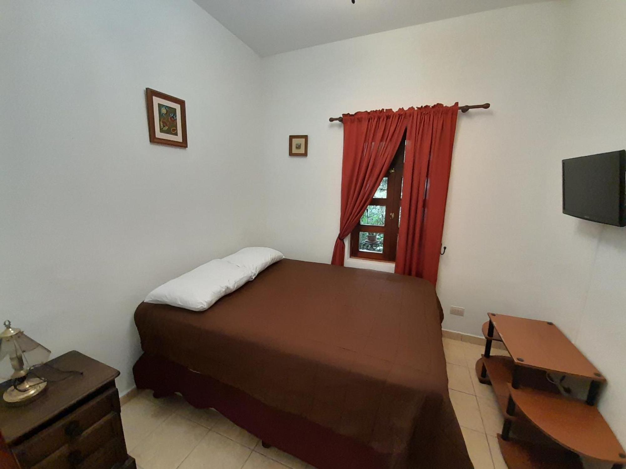Hotel Y Jardines Casa Buho Антигуа-Гватемала Экстерьер фото