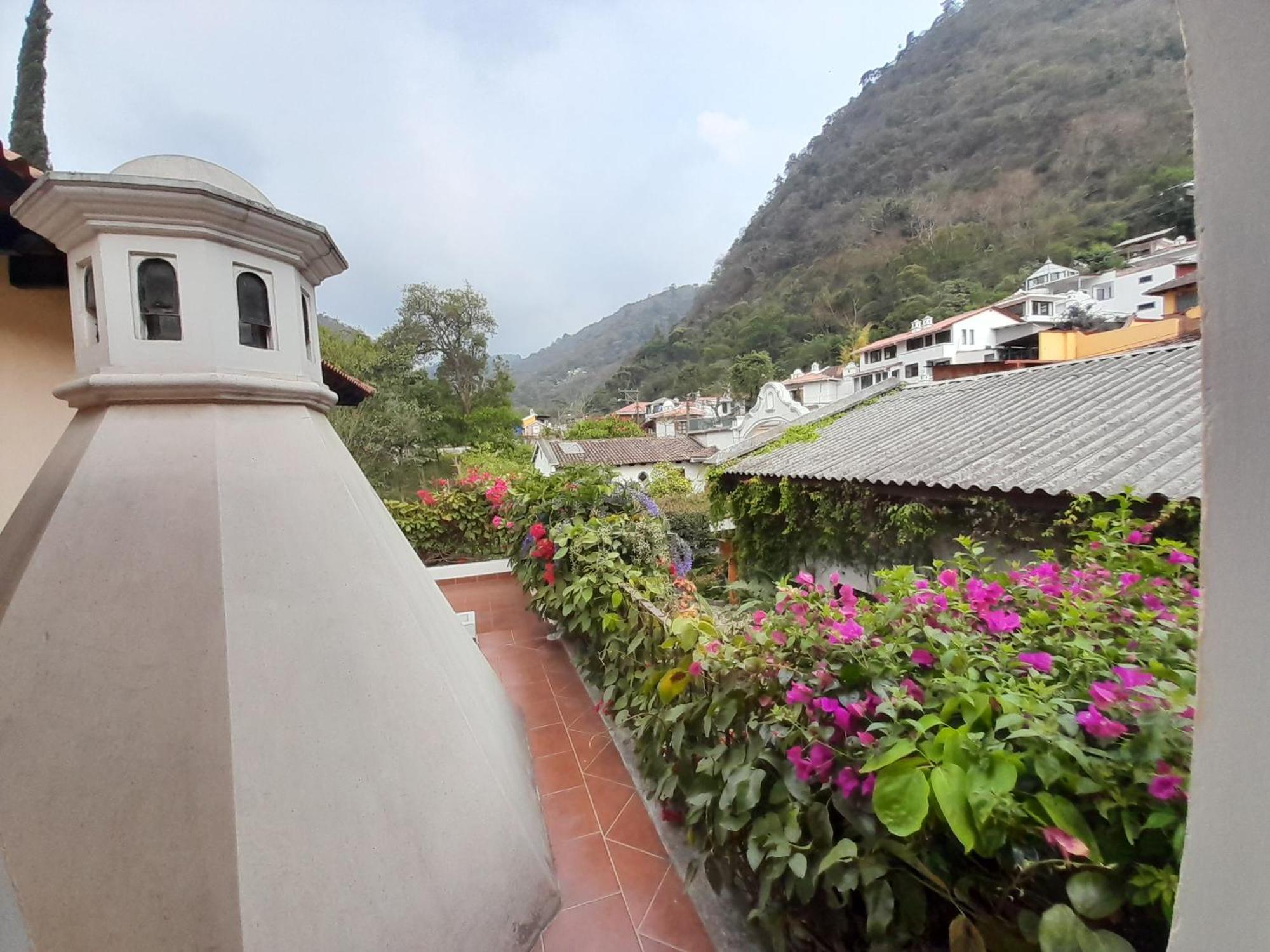 Hotel Y Jardines Casa Buho Антигуа-Гватемала Экстерьер фото